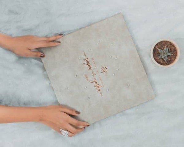 Comment créer un album photo de mariage original et personnalisé ?